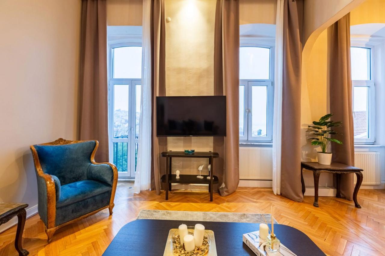 Historical Flat With A Lovely Sea View In Beyoglu Istanbul Ngoại thất bức ảnh