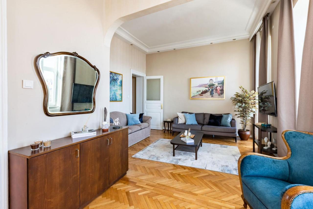 Historical Flat With A Lovely Sea View In Beyoglu Istanbul Ngoại thất bức ảnh