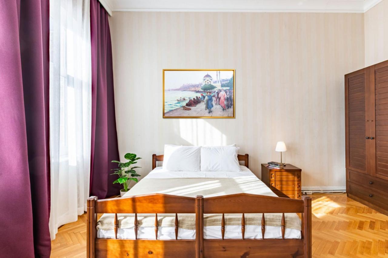Historical Flat With A Lovely Sea View In Beyoglu Istanbul Ngoại thất bức ảnh
