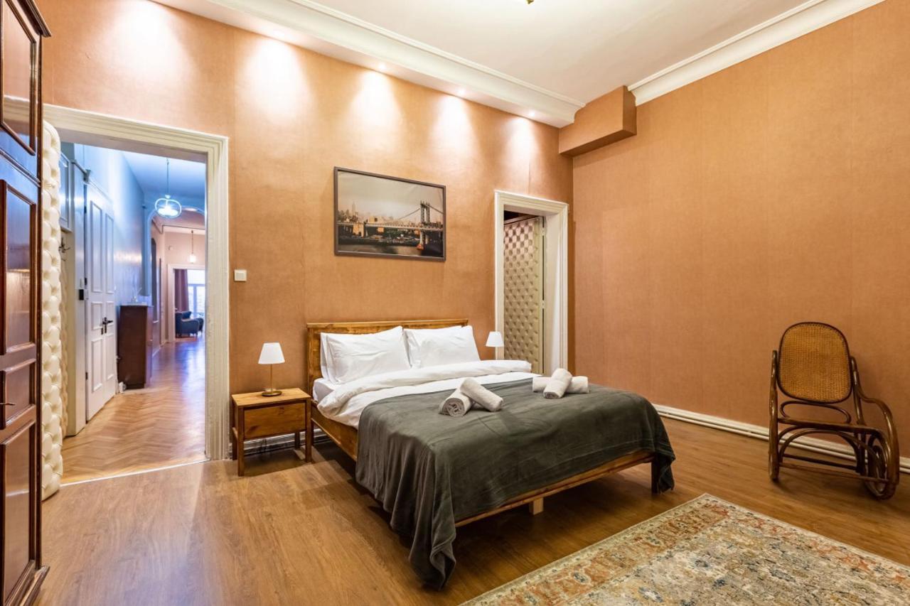 Historical Flat With A Lovely Sea View In Beyoglu Istanbul Ngoại thất bức ảnh