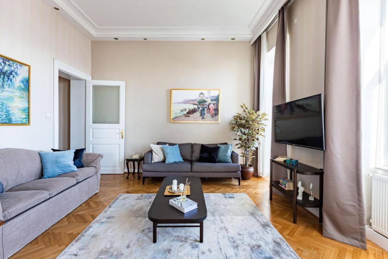 Historical Flat With A Lovely Sea View In Beyoglu Istanbul Ngoại thất bức ảnh